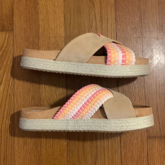 EUC Toms pink/orange sandals. Size 7 - Picture 3 of 4